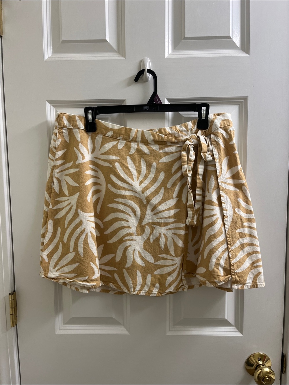 Women's Wrap Skirt in Beige Palm Print